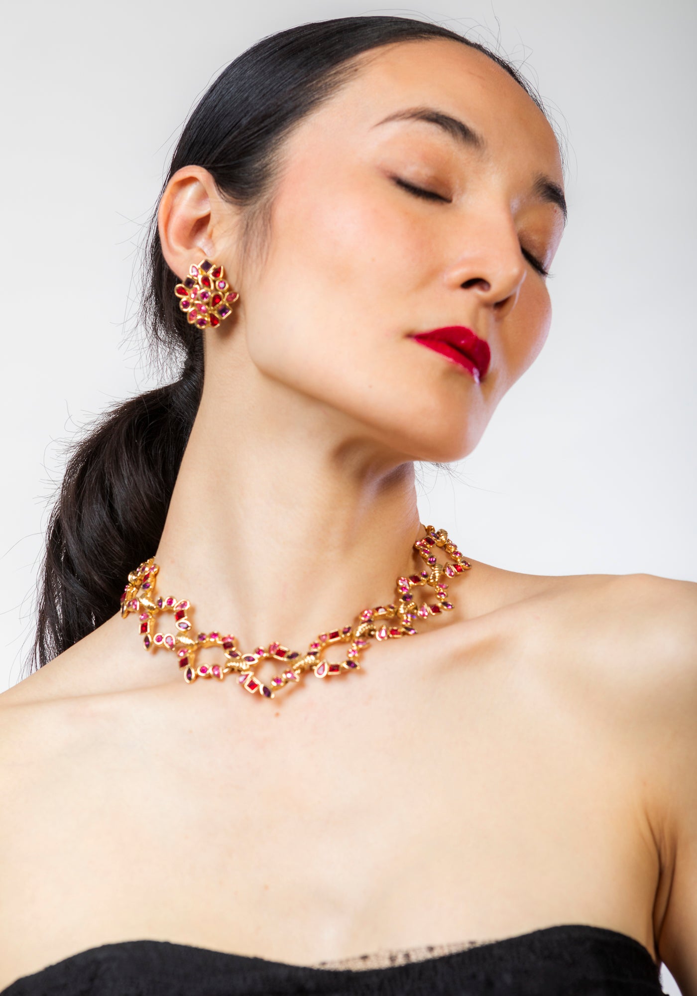 Rare rose tone strassembellished necklace