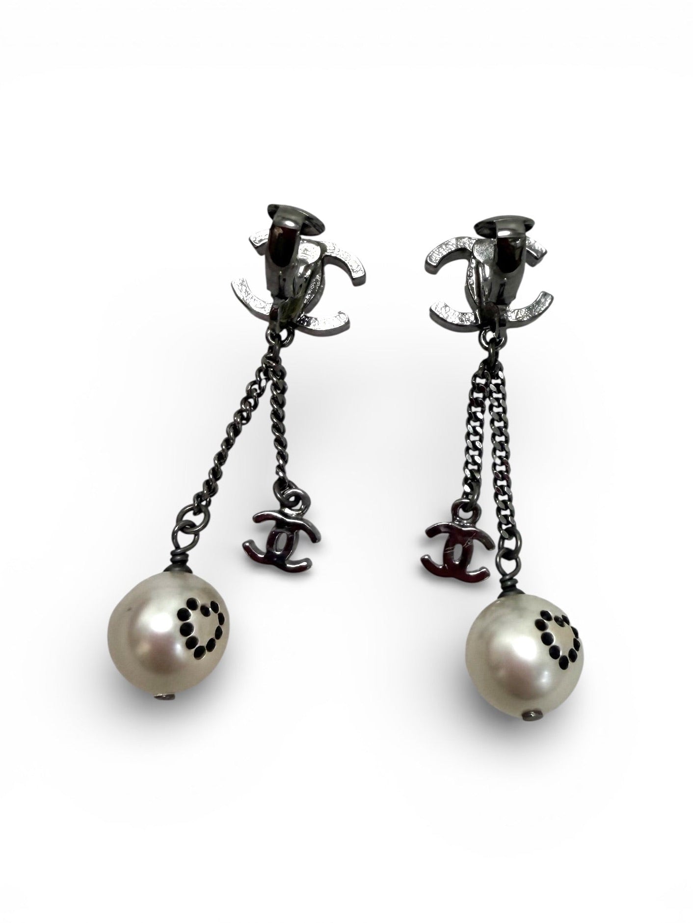 Vintage Chanel Gunmetal CC Chain Pearl Heart Crystal Drop Earrings