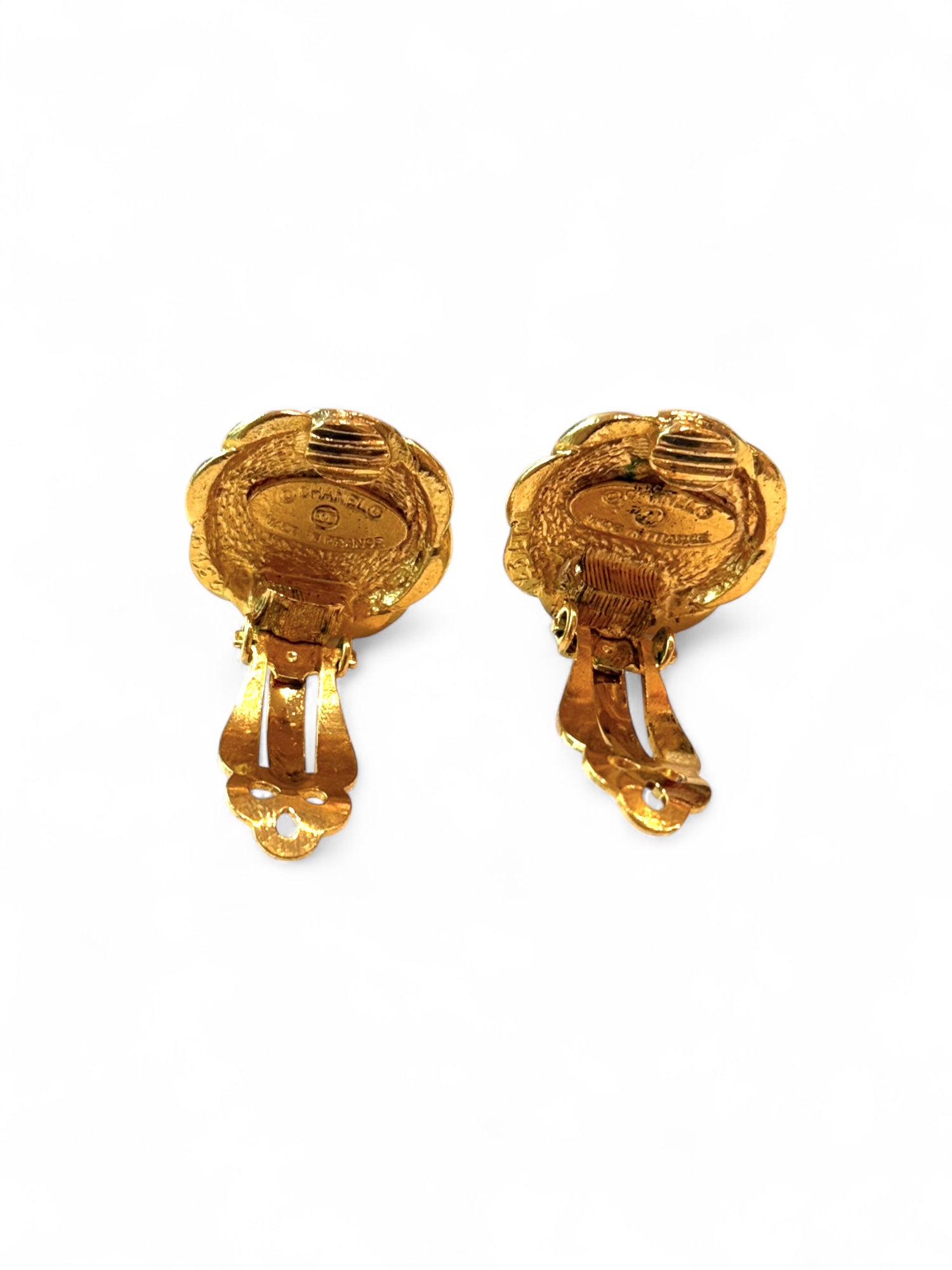 CC flower-shaped clip-on earrings