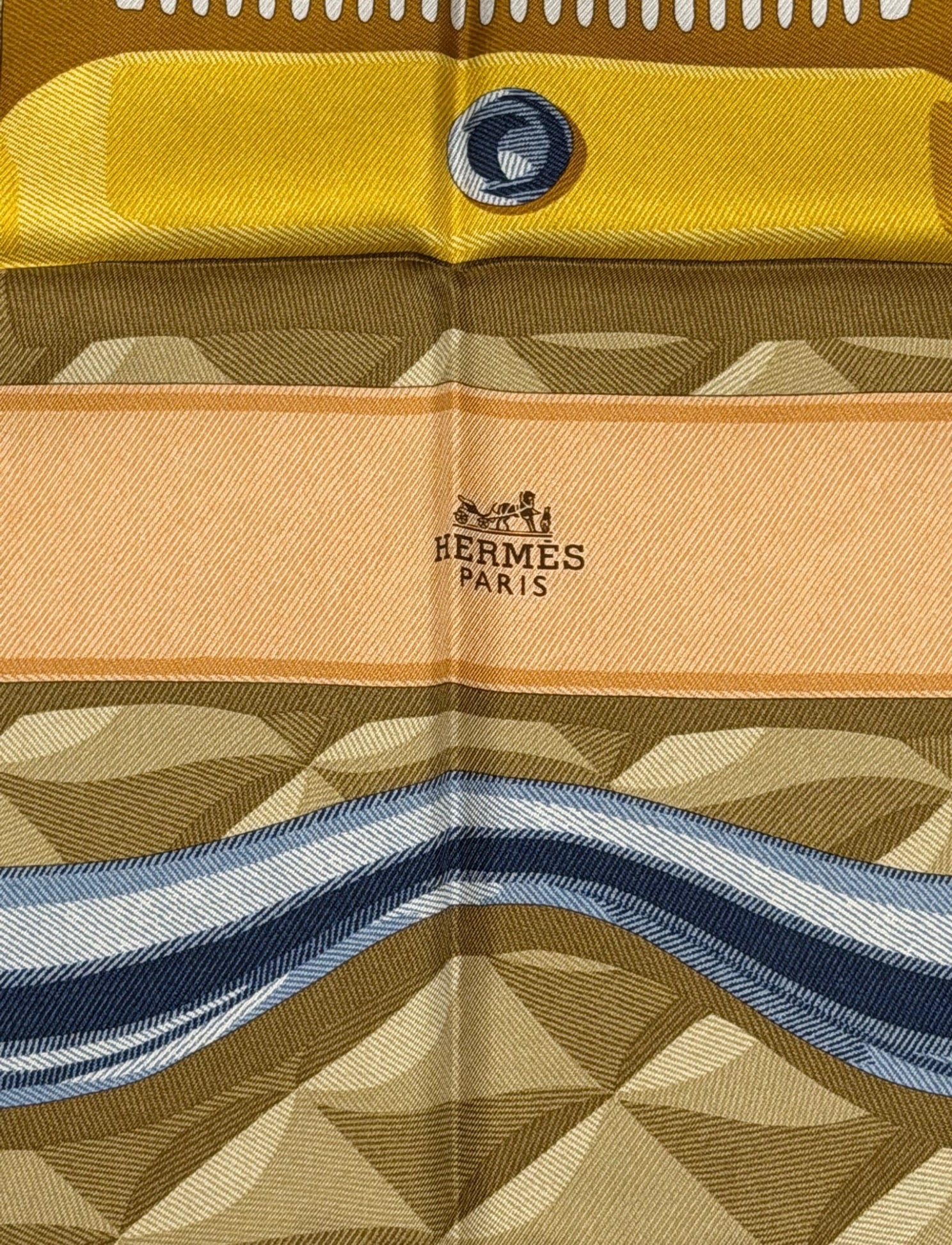 Hermès Paris Silk Carré 90 "Beauté Composée"