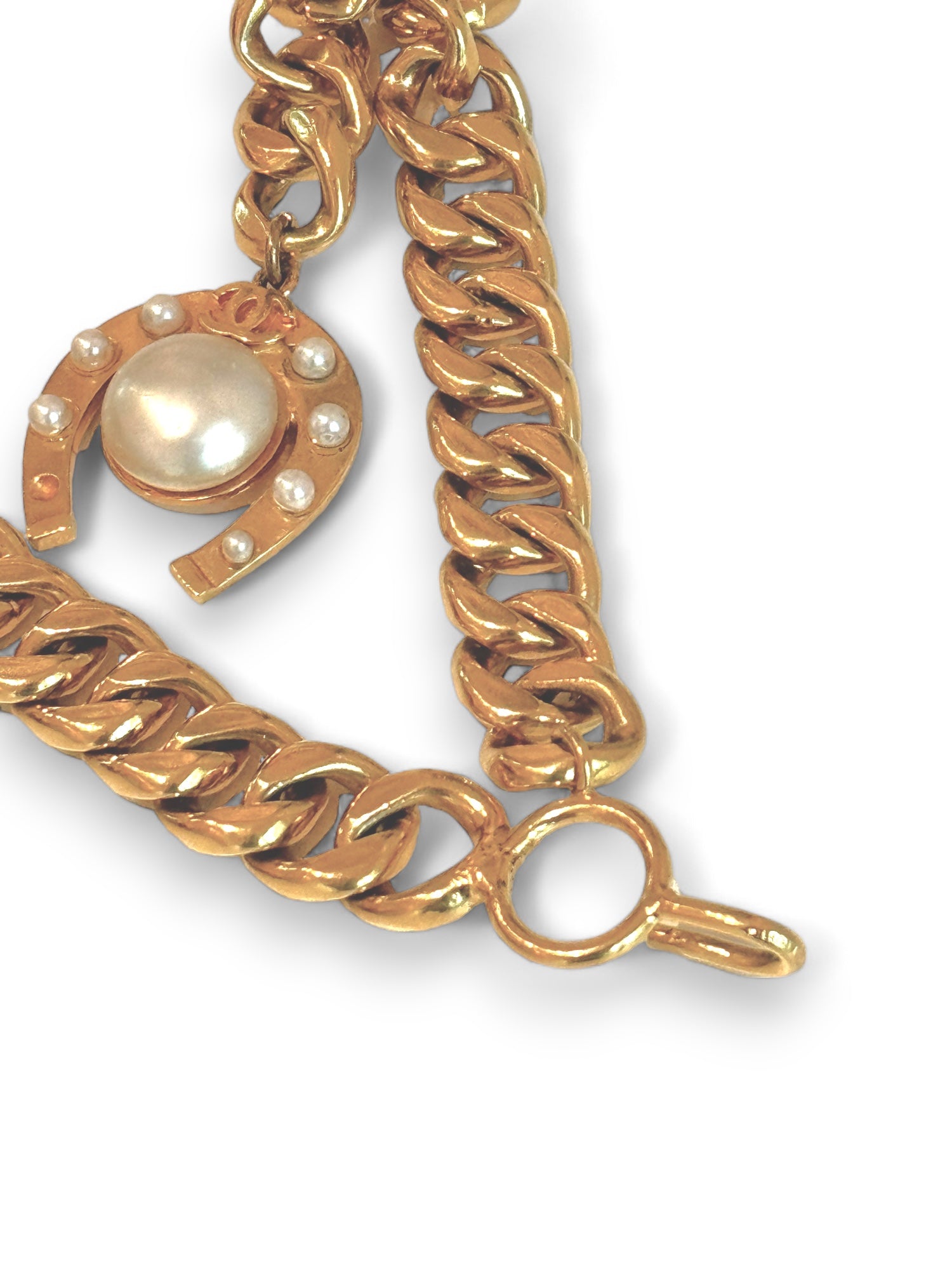 Iconic chainlink belt