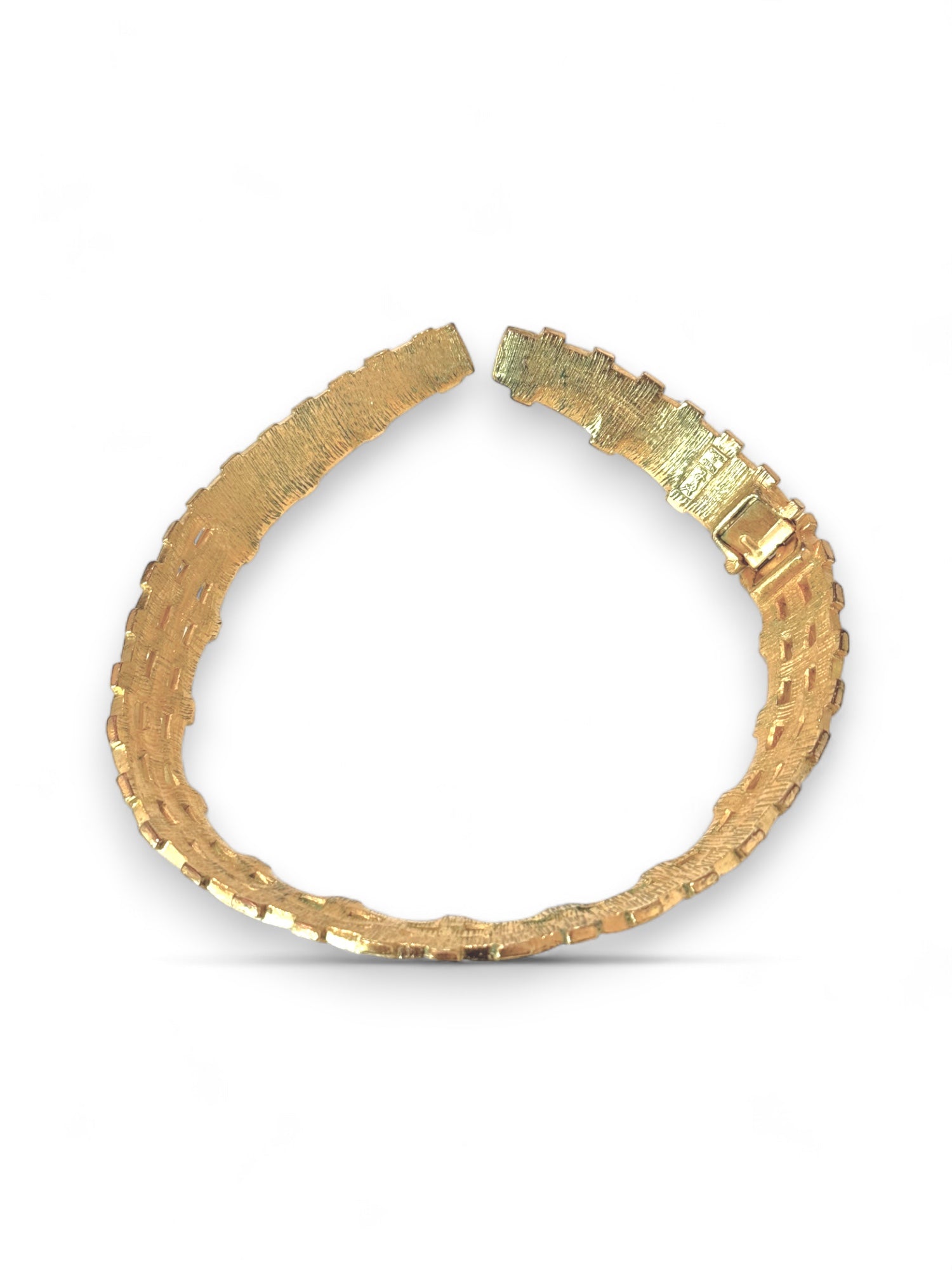 Vintage sculpted choker