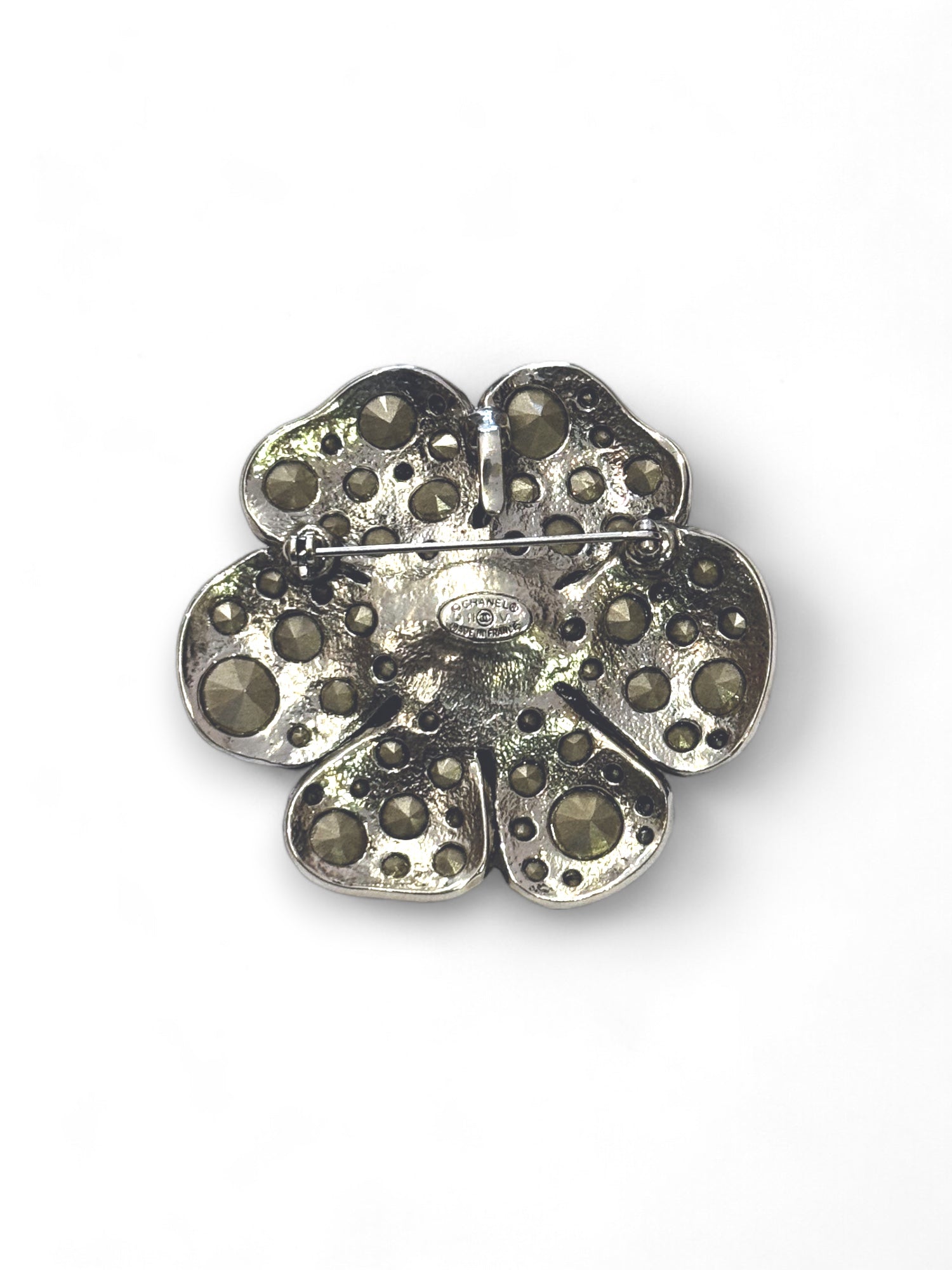 Rare strass embellished camélia brooch