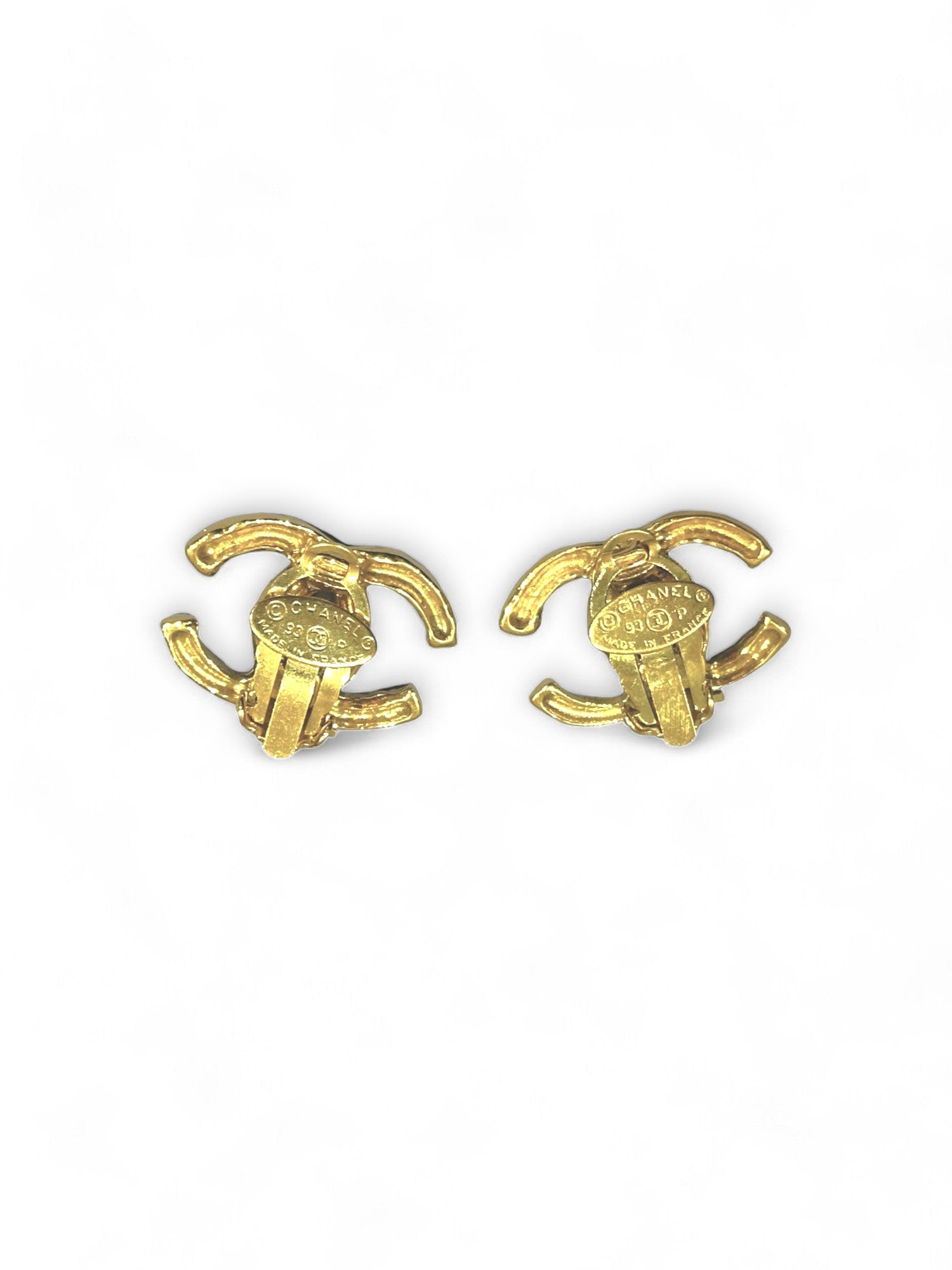 Iconic CC clip earrings