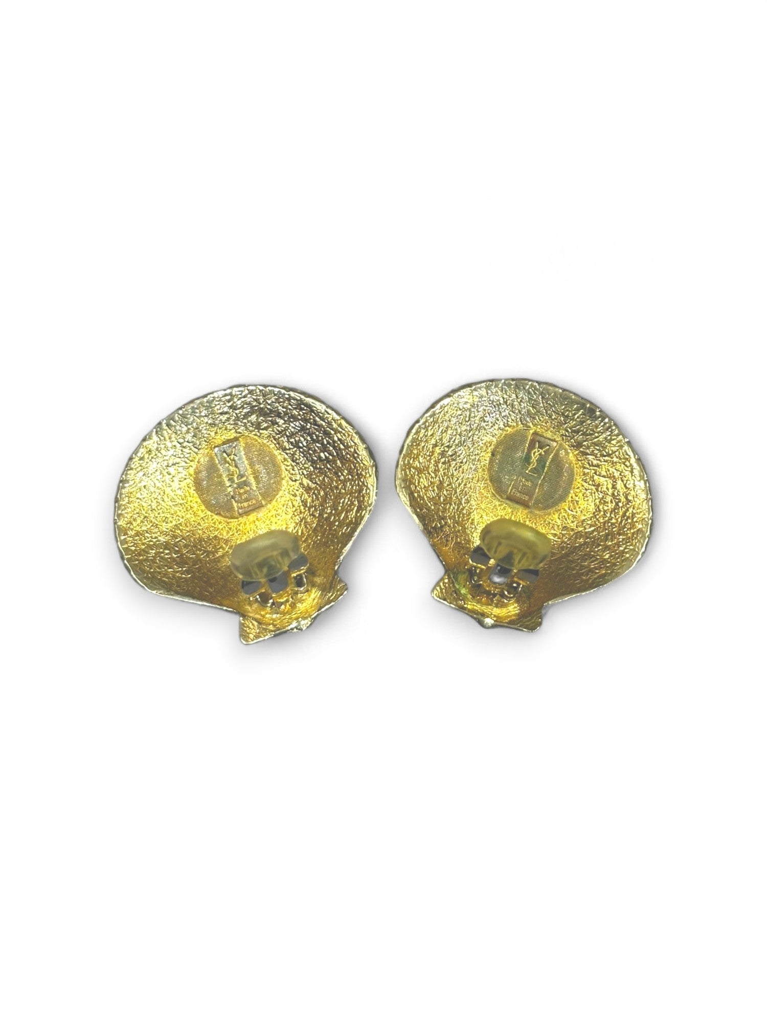 Vintage seashell clip earrings