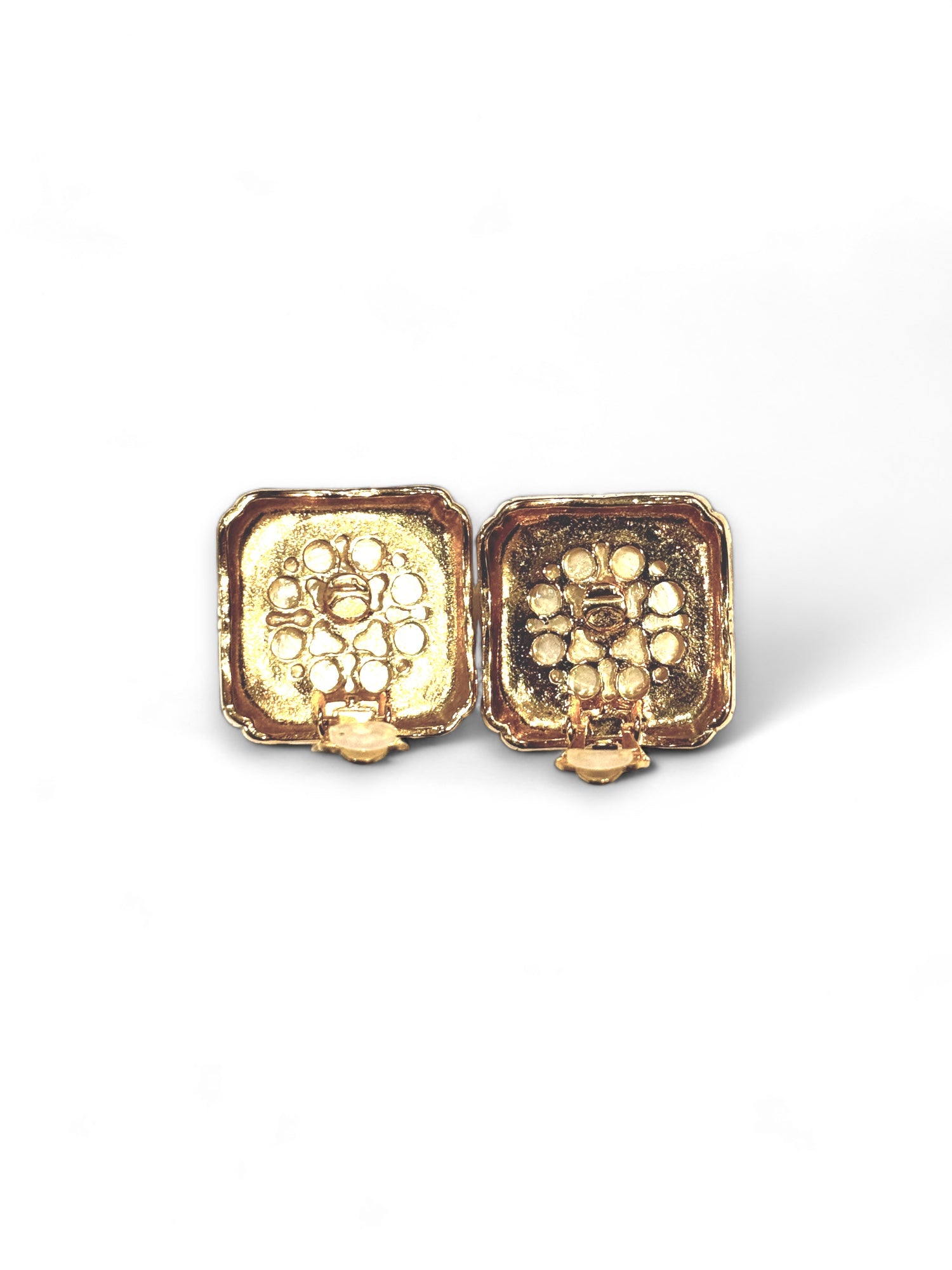 Vintage pearl clip earrings