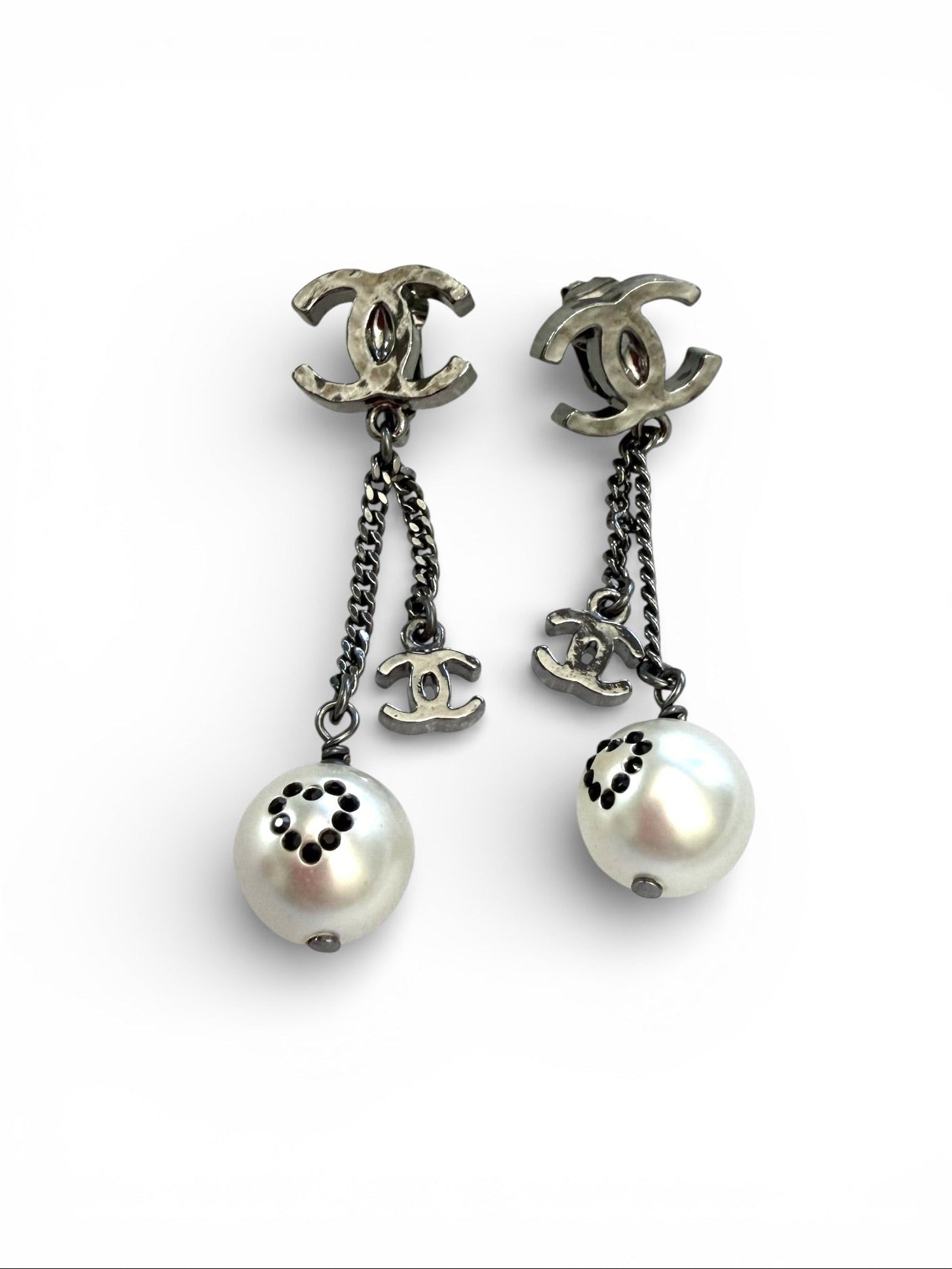 Vintage Chanel Gunmetal CC Chain Pearl Heart Crystal Drop Earrings