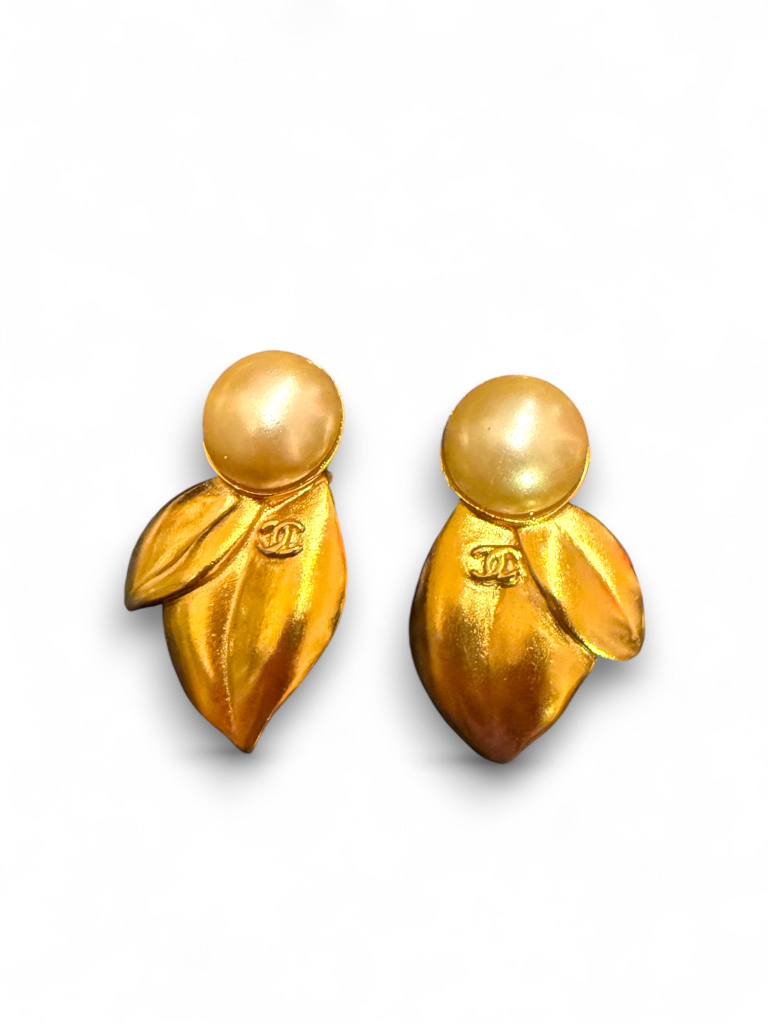Rare Chanel leave clip earrings