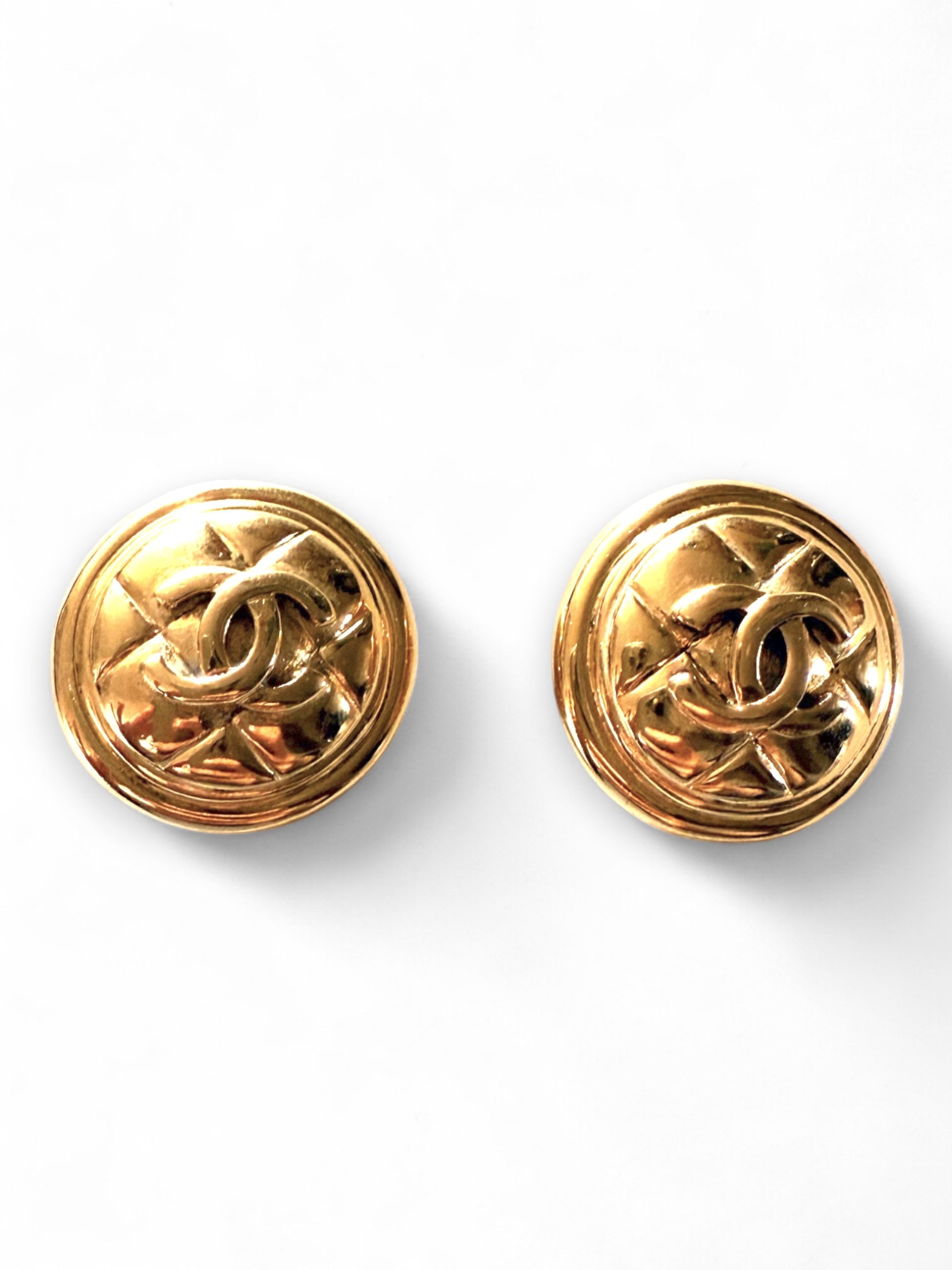 Vintage Chanel CC quilted clip earrings&nbsp;