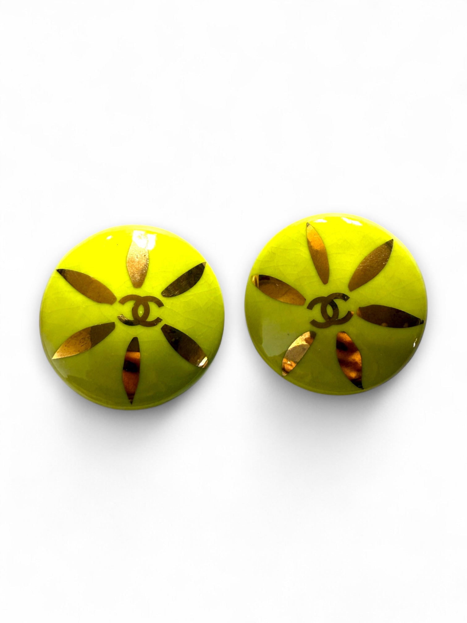 Vintage CC clips earrings