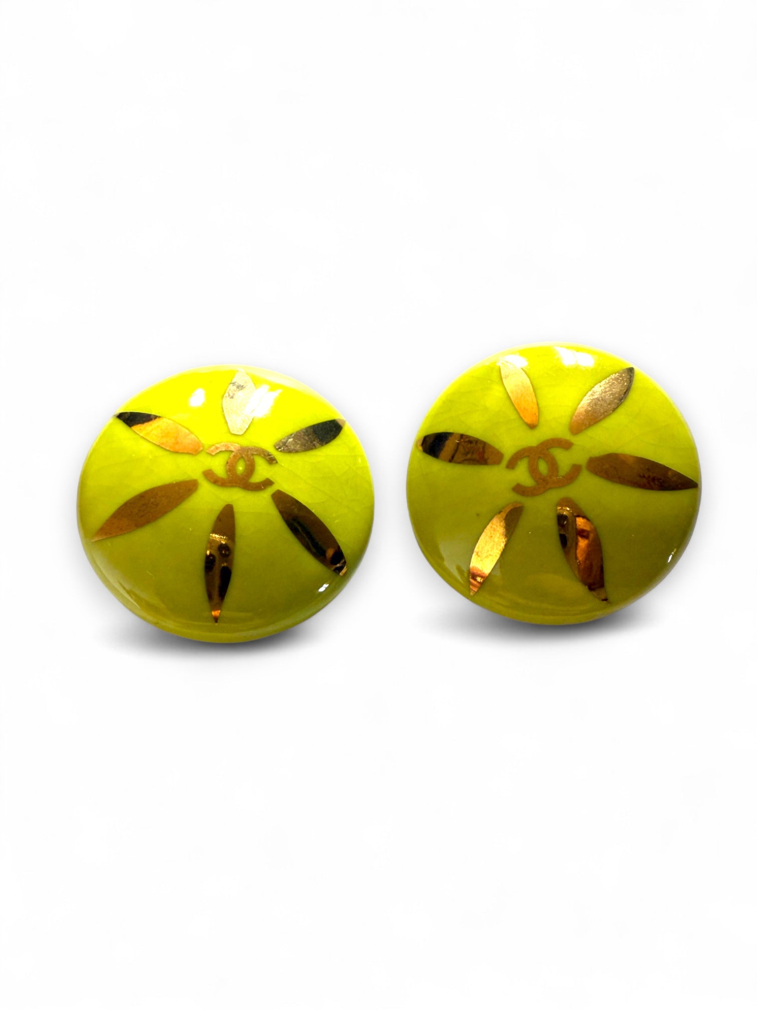 Vintage CC clips earrings