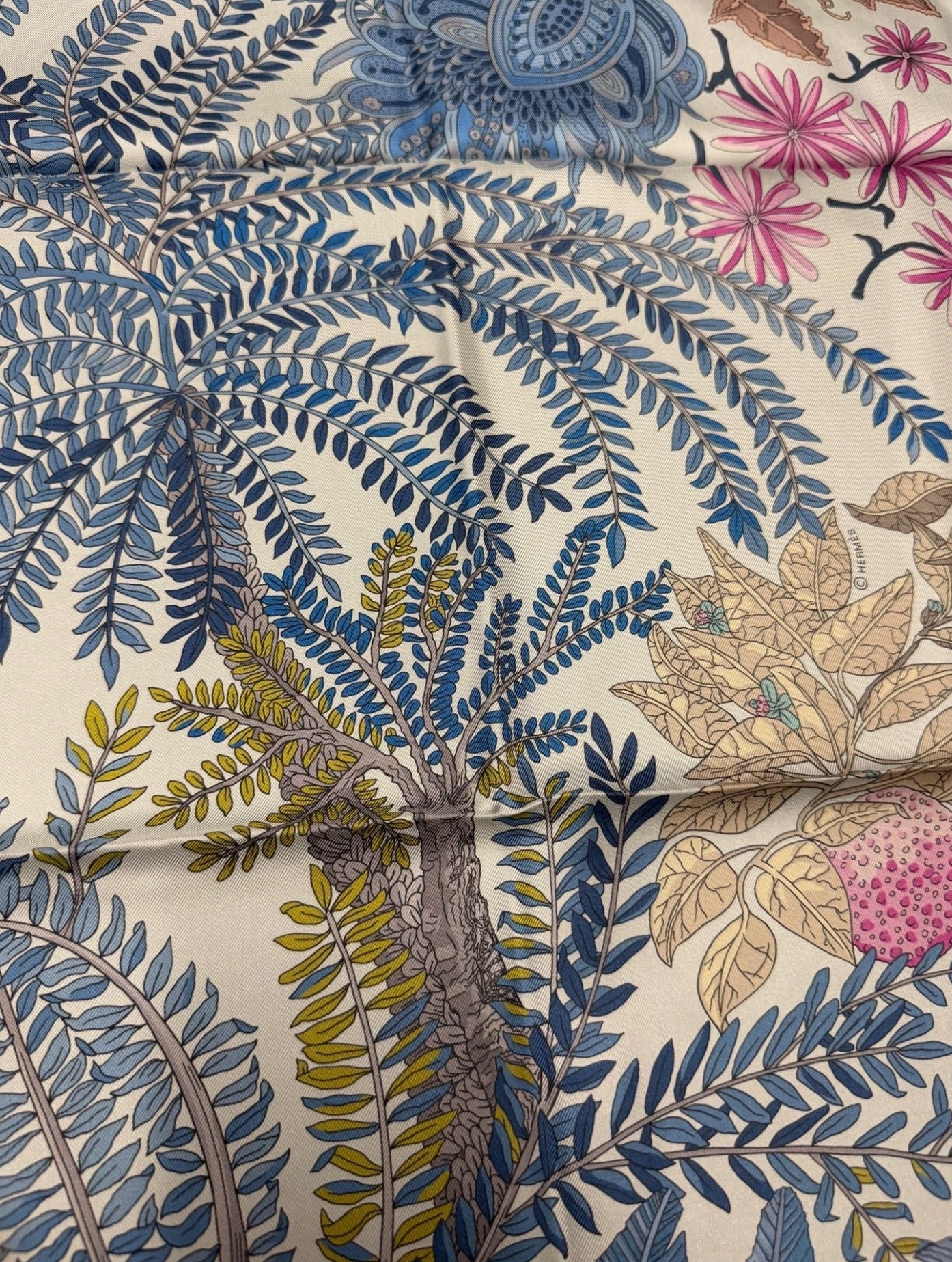 Hermès Paris Silk Carré 90 "Le Jardin des Peintres"