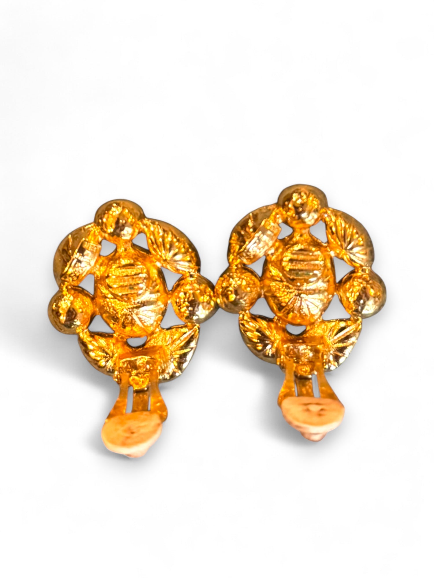 Vintage clip earrings