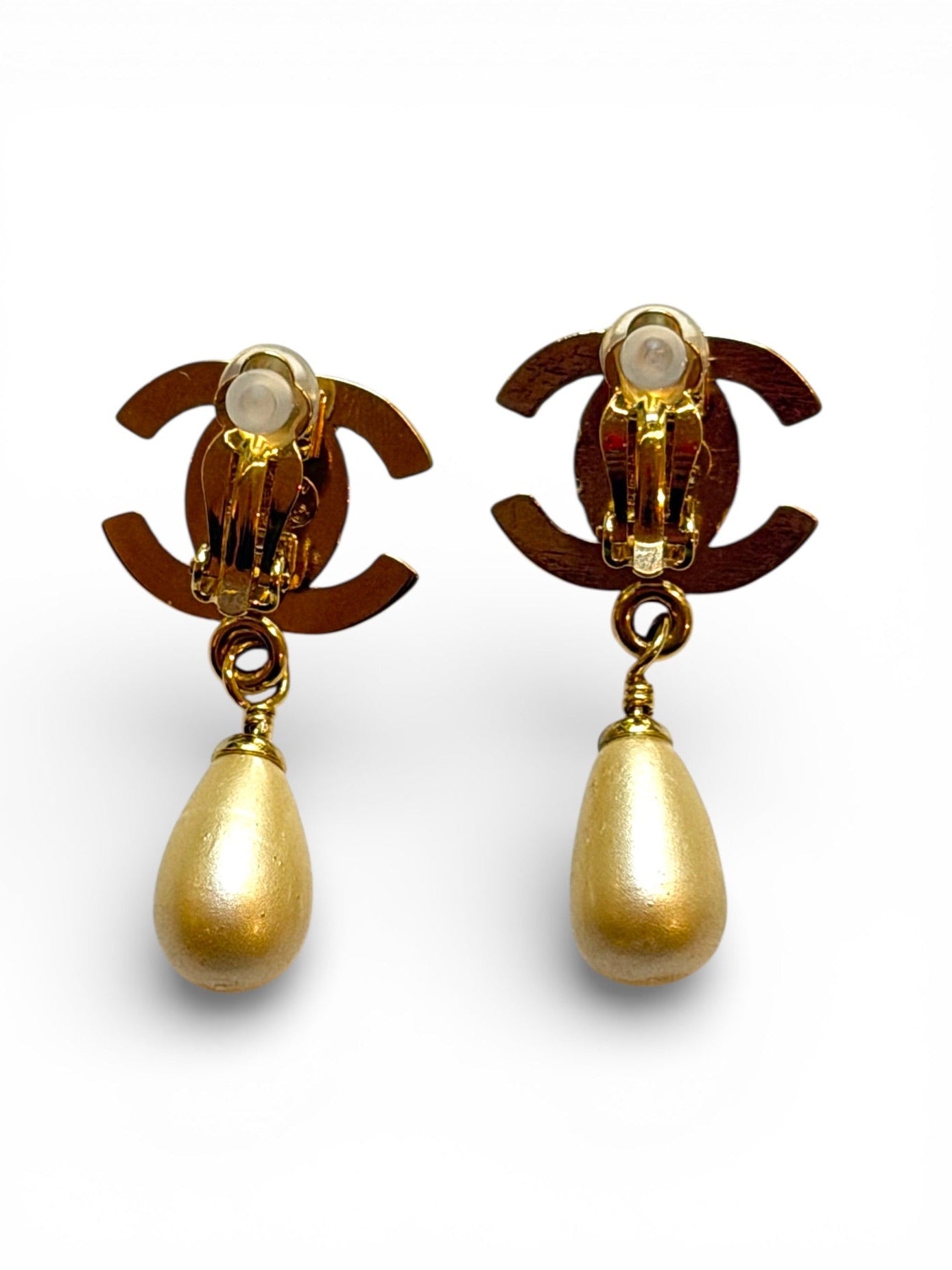 Vintage Chanel 96P CC Turnlock Pearl Drop Clip Earrings