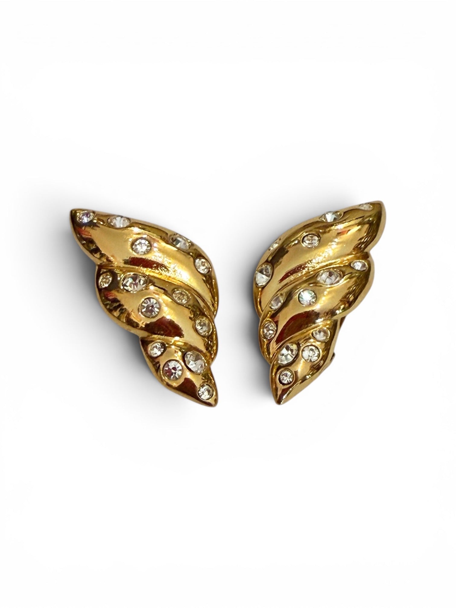 Vintage seashell clip earrings