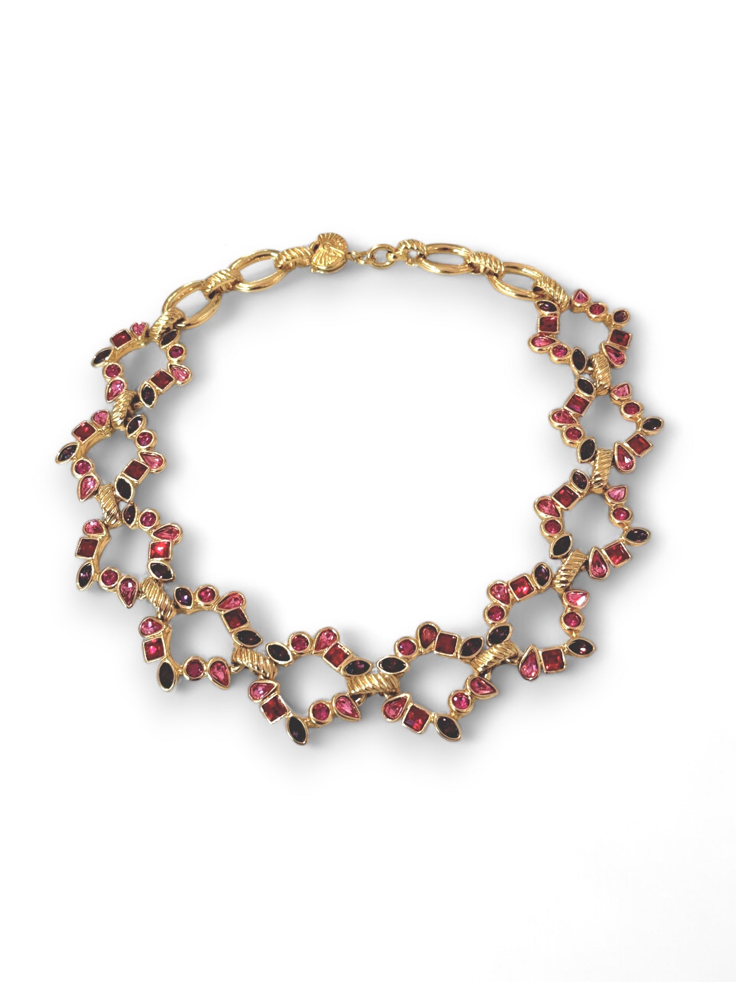 Collier rare orné de strass de couleur rose