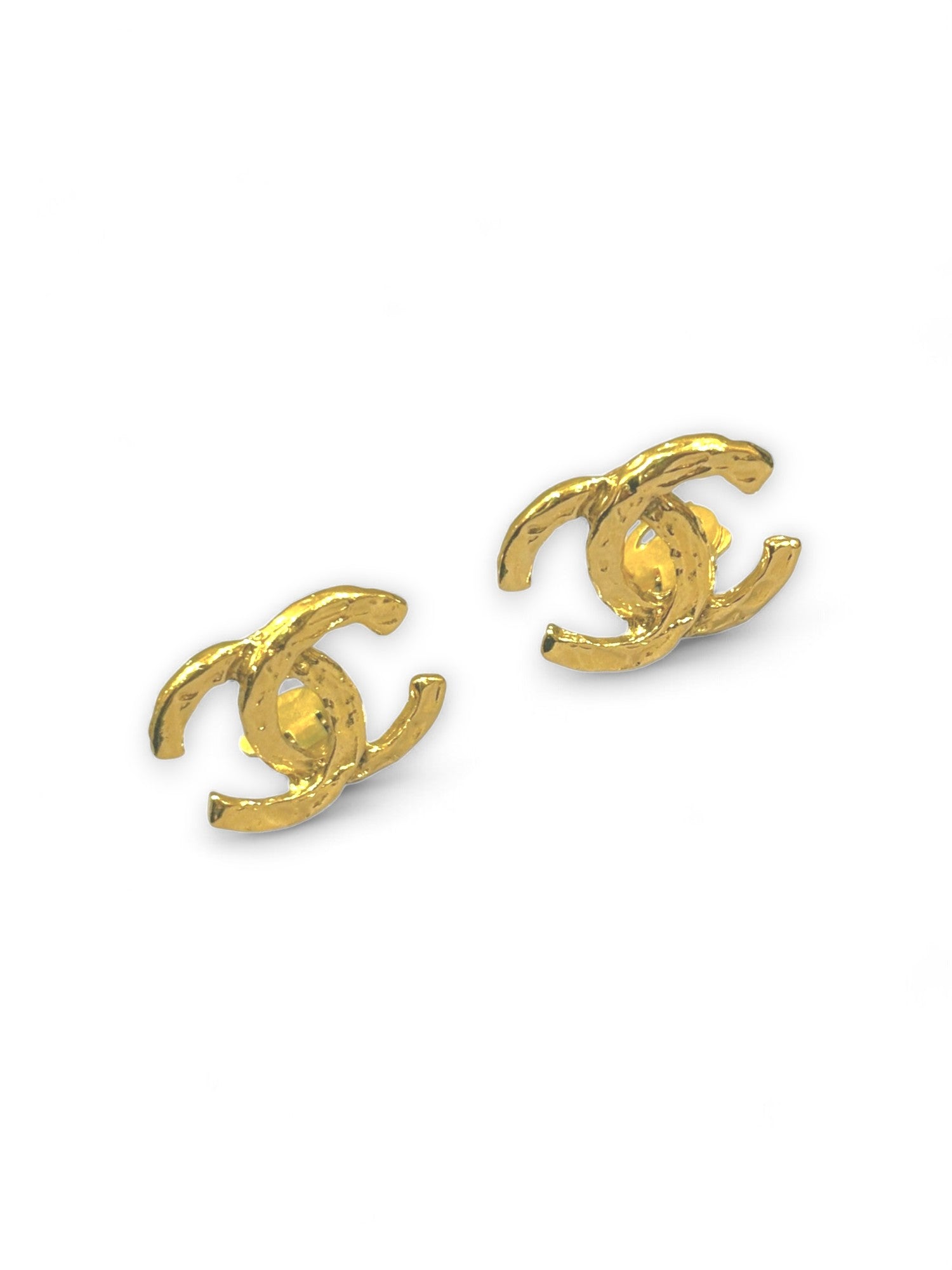 Iconic CC clip earrings