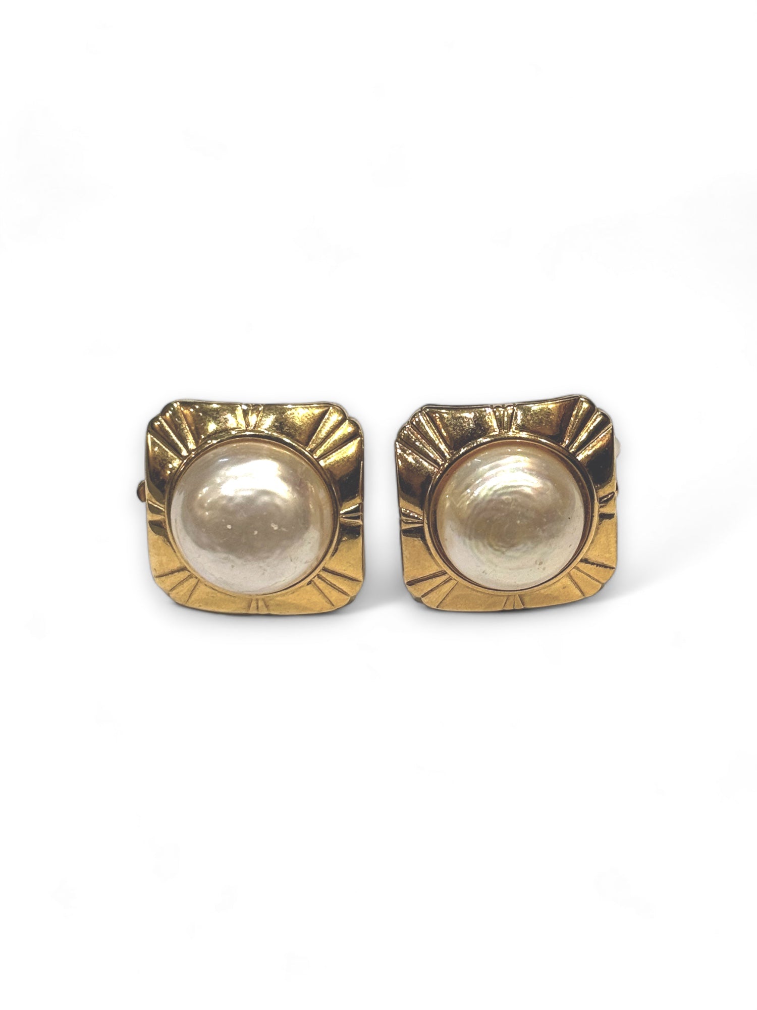 Vintage pearl clip earrings