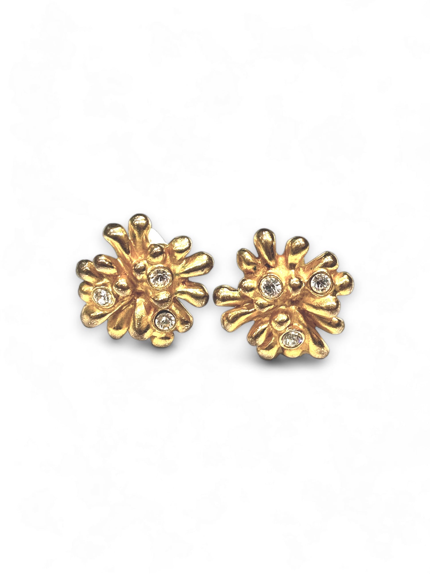 Vintage coral clip earrings