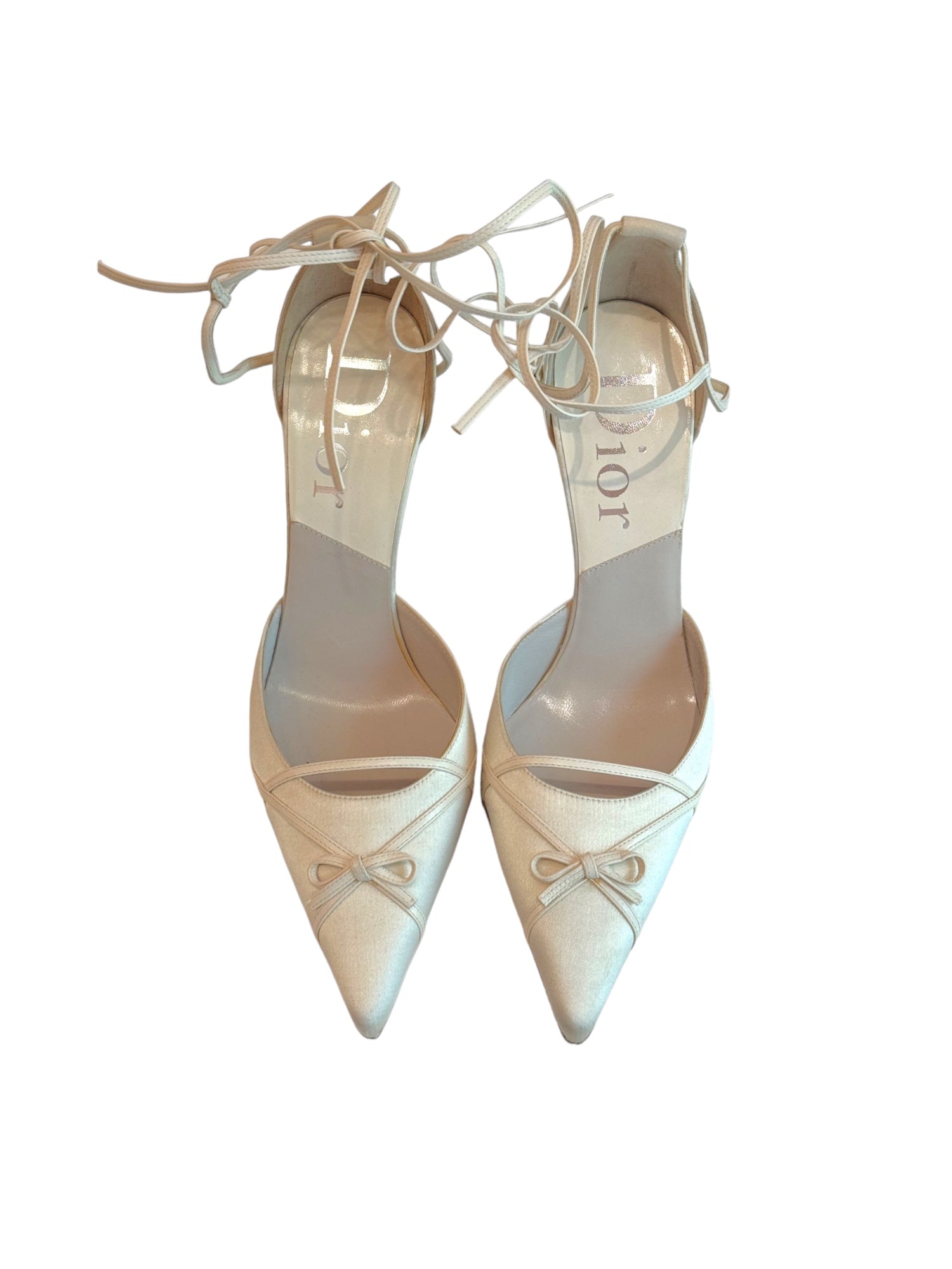 Stunning satin pumps
