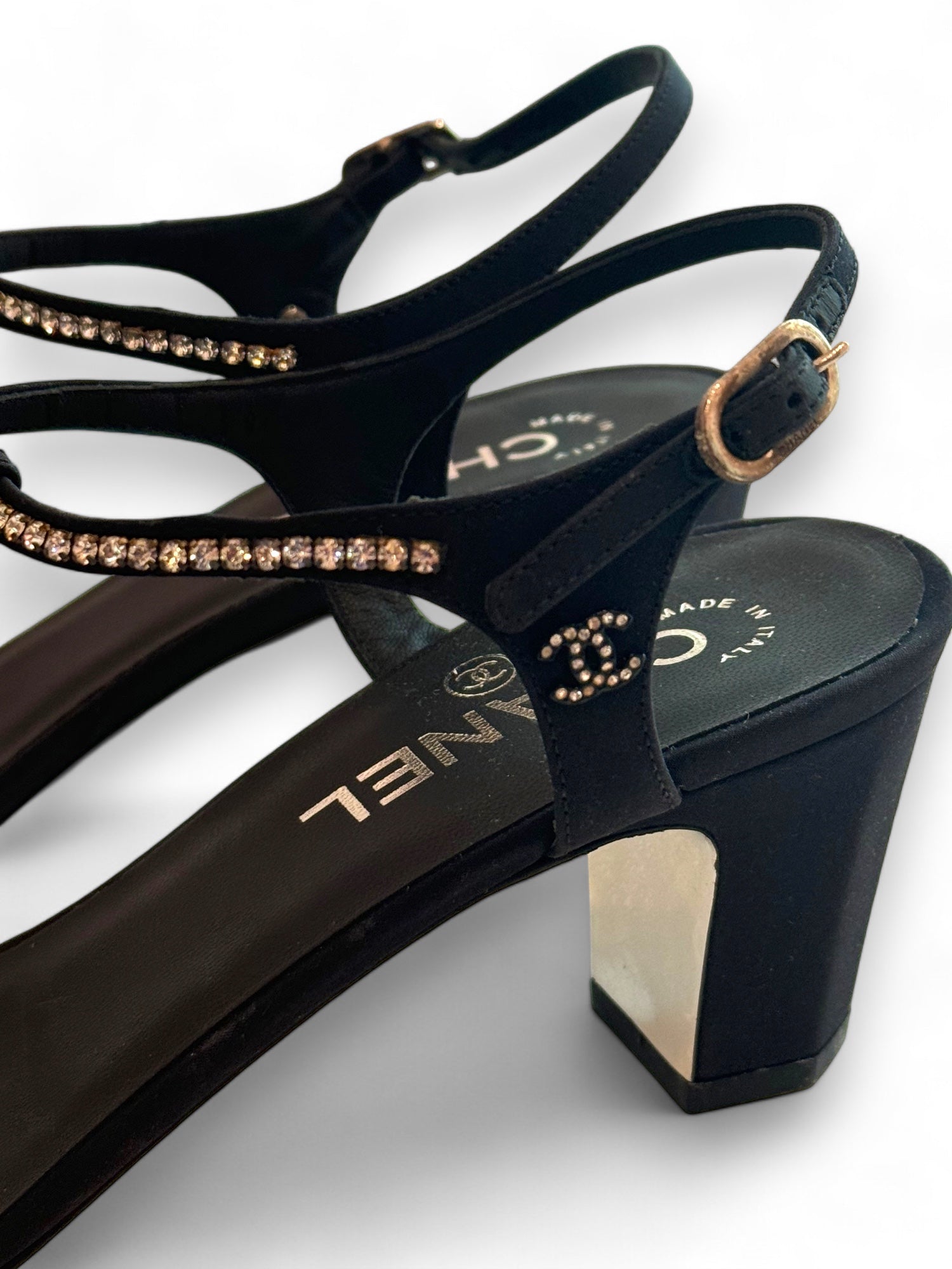 Vintage elegant T strap
